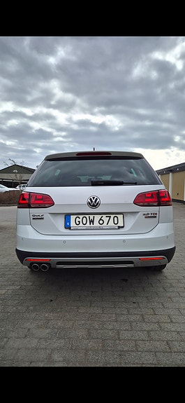 Volkswagen Golf Alltrack 6 of 9