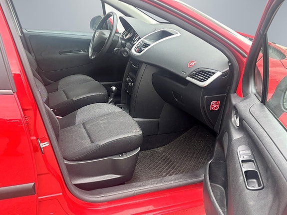 Peugeot 207 8 of 10