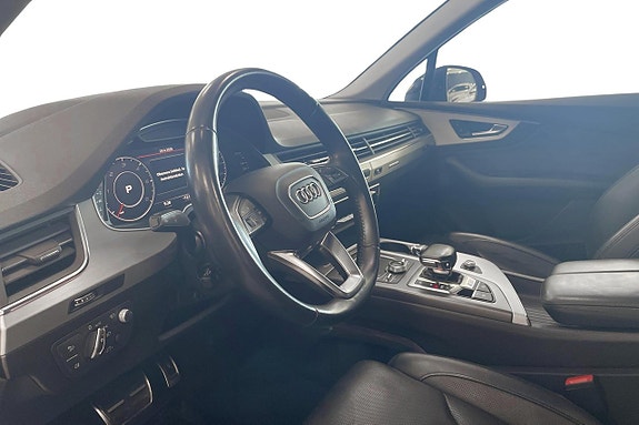 Audi Q7 6 of 12