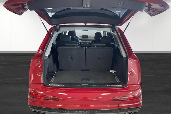 Audi Q7 12 of 12