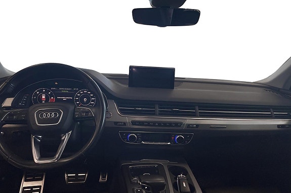 Audi Q7 8 of 12
