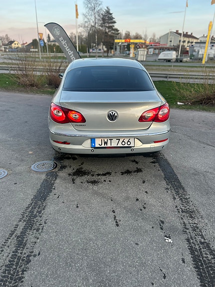Volkswagen Passat CC 4 of 5