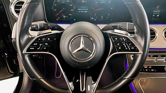 Mercedes-Benz E200 d 17 of 26