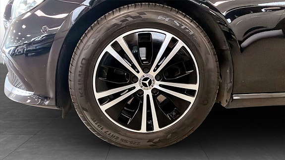 Mercedes-Benz E200 d 9 of 26
