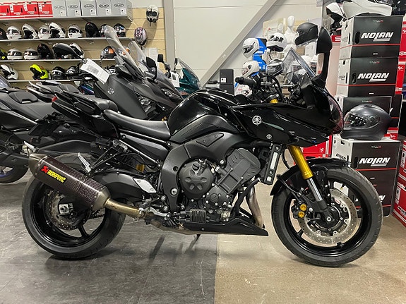 Yamaha FZ8-S ABS LÅG MIL ÖHLINS AKRAPOVIC VÄSKOR MM fz8 fz-8 fz 800