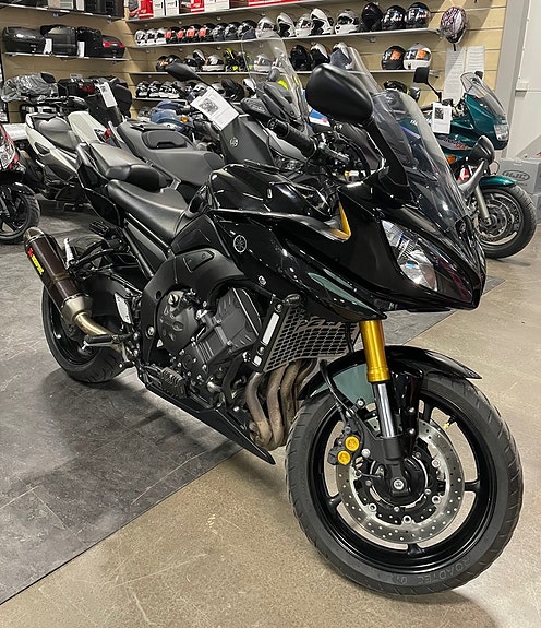 Yamaha FZ8-S ABS ÖHLINS AKRAPOVIC VÄSKOR MM fz8 fz-8 fz 800