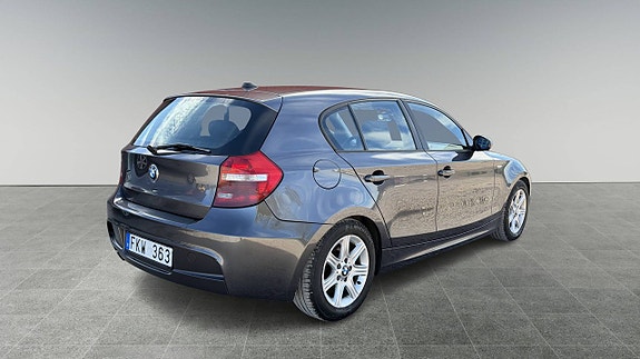 BMW 118d 3 of 5