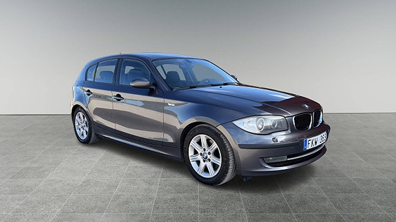 BMW 118d 4 of 5