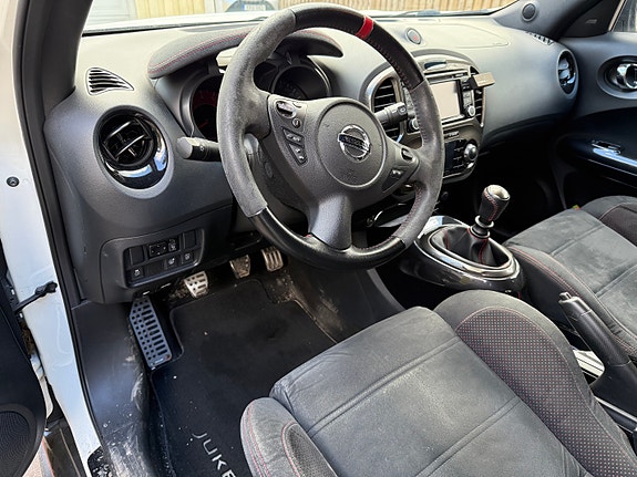 Nissan Juke 2 of 5