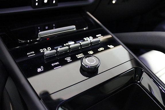 Porsche Cayenne 17 of 21