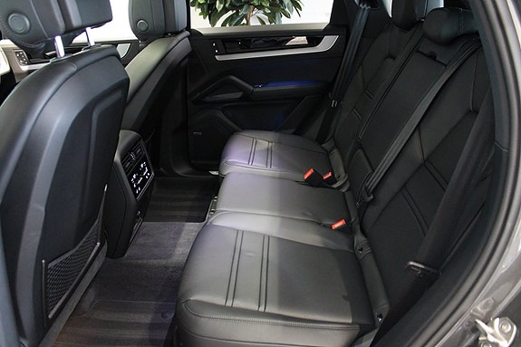 Porsche Cayenne 21 of 21
