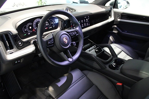 Porsche Cayenne 7 of 21