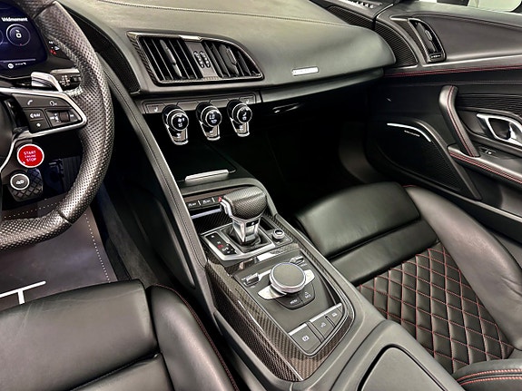 Audi R8 9 of 14