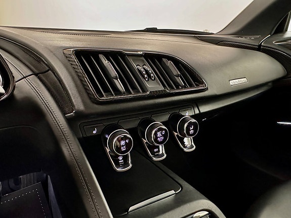 Audi R8 4 of 5
