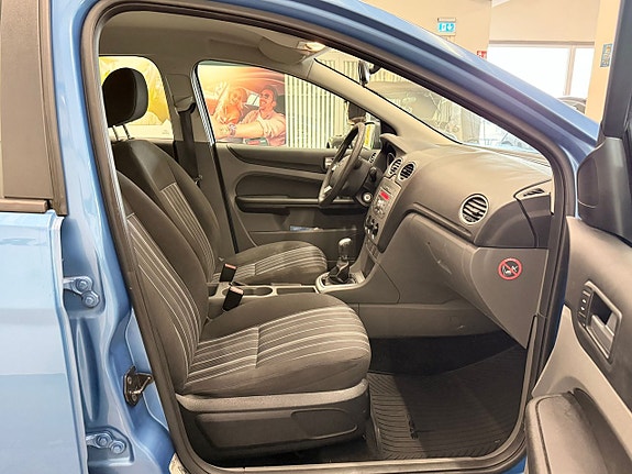 Ford Focus 9 of 14