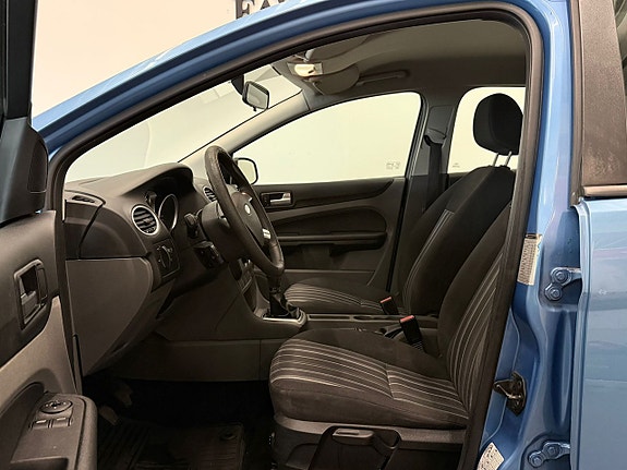Ford Focus 8 of 14