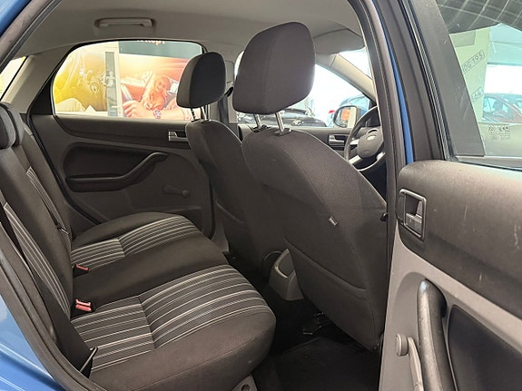 Ford Focus 10 of 14