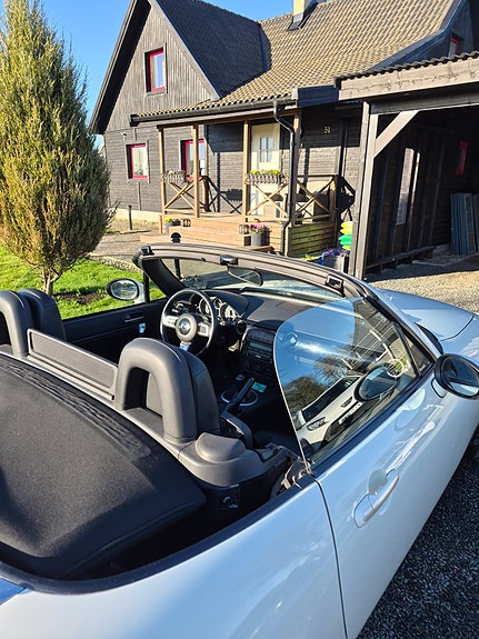 Mazda MX-5 4 of 5
