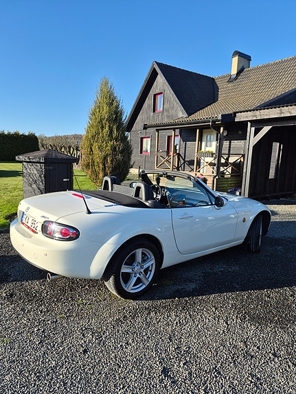 Mazda MX-5 3 of 5