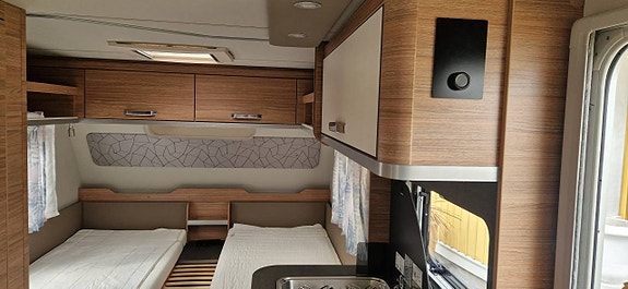 Weinsberg 480 EU Långbädd