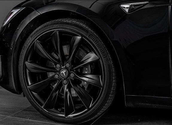 Tesla Model S 8 of 12