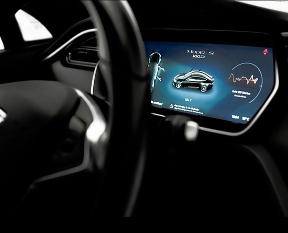Tesla Model S 11 of 12