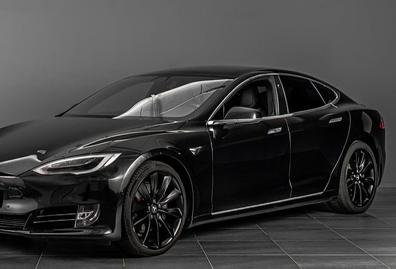 Tesla Model S 9 of 12