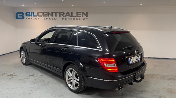 Mercedes-Benz C220 4 of 12