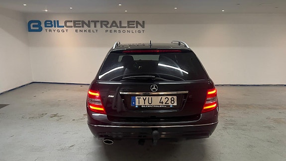 Mercedes-Benz C220 5 of 12