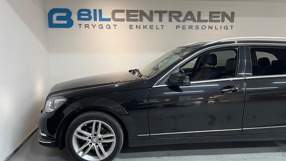 Mercedes-Benz C220 2 of 12