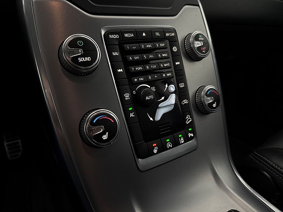 Volvo XC70 19 of 30