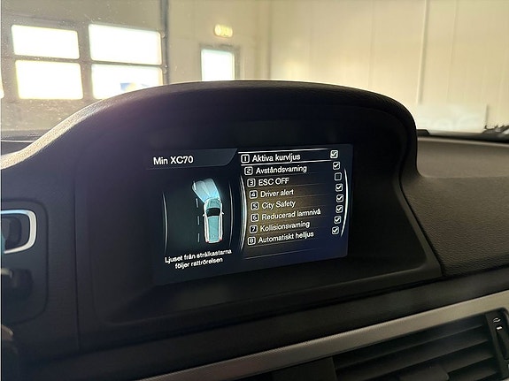 Volvo XC70 26 of 27