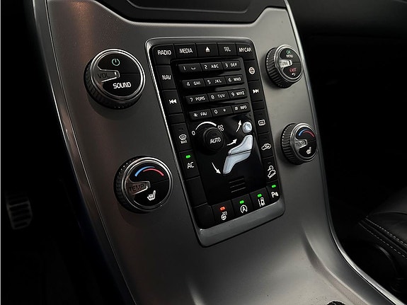 Volvo XC70 19 of 27