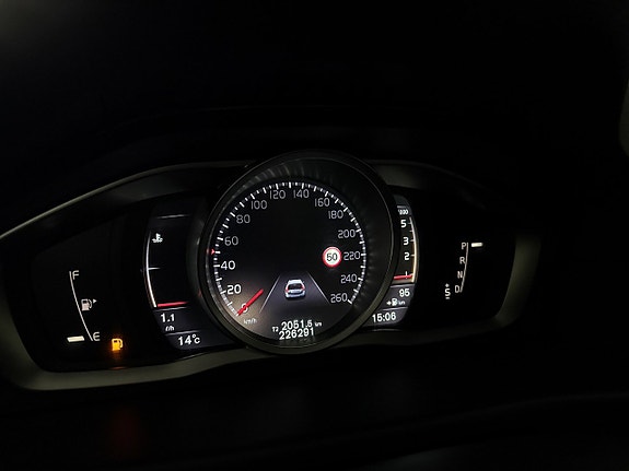 Volvo XC70 15 of 30