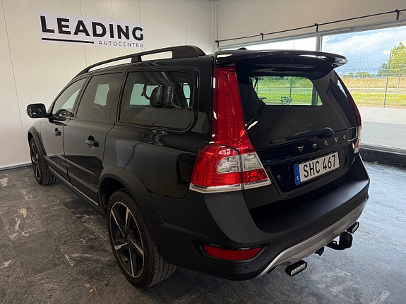 Volvo XC70 2 of 27