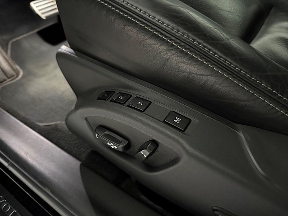 Volvo XC70 12 of 30