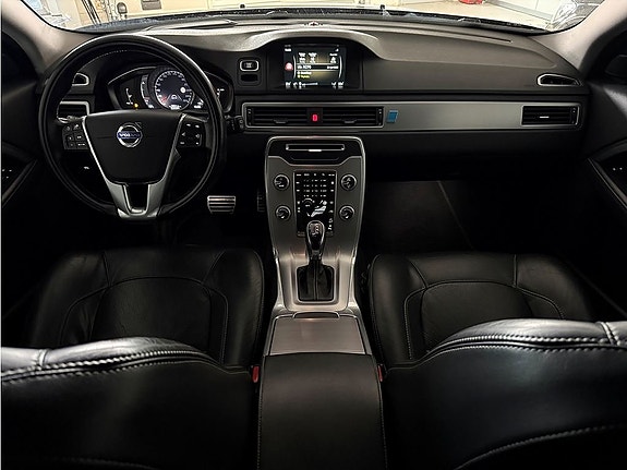 Volvo XC70 10 of 27