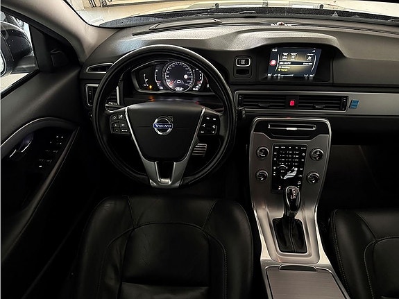 Volvo XC70 11 of 27