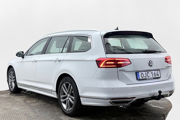 Volkswagen Passat 9 of 30