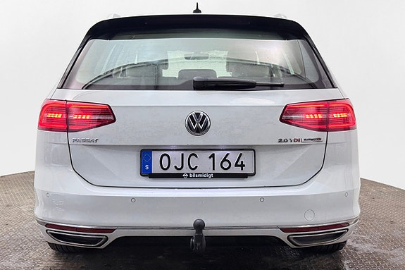 Volkswagen Passat 7 of 30