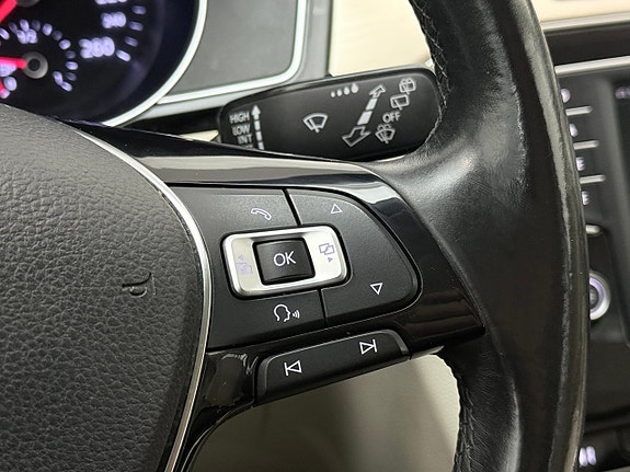 Volkswagen Passat 20 of 30
