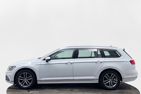 Volkswagen Passat 10 of 30