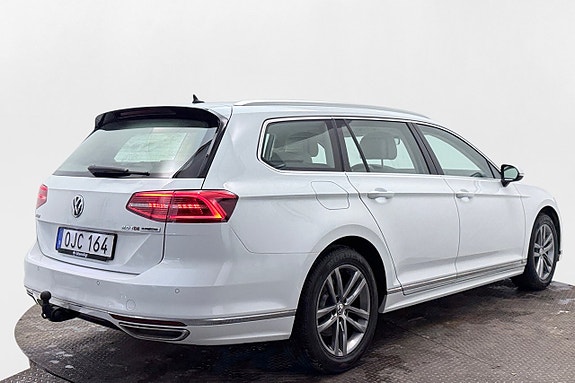 Volkswagen Passat 6 of 30