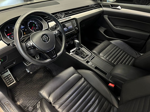 Volkswagen Passat Alltrack 10 of 27