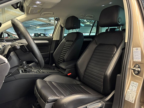 Volkswagen Passat Alltrack 12 of 27