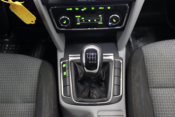 Skoda Superb 16 of 23