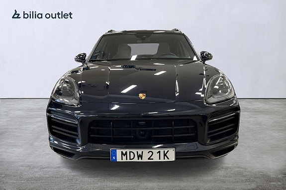 Porsche Cayenne 3 of 5