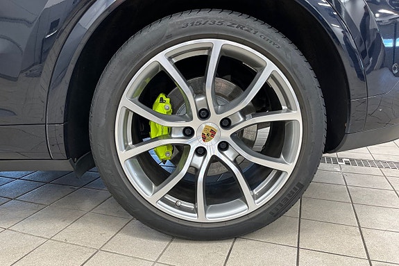 Porsche Cayenne 5 of 5