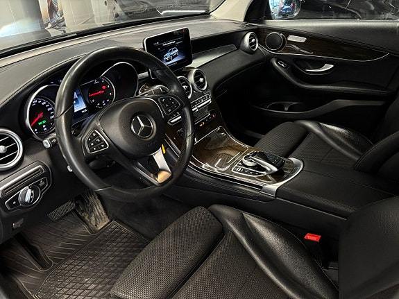Mercedes-Benz GLC220 d 11 of 27