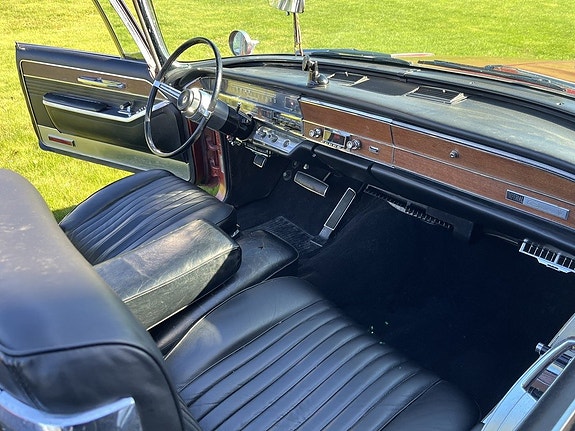 Chrysler Imperial 9 of 16